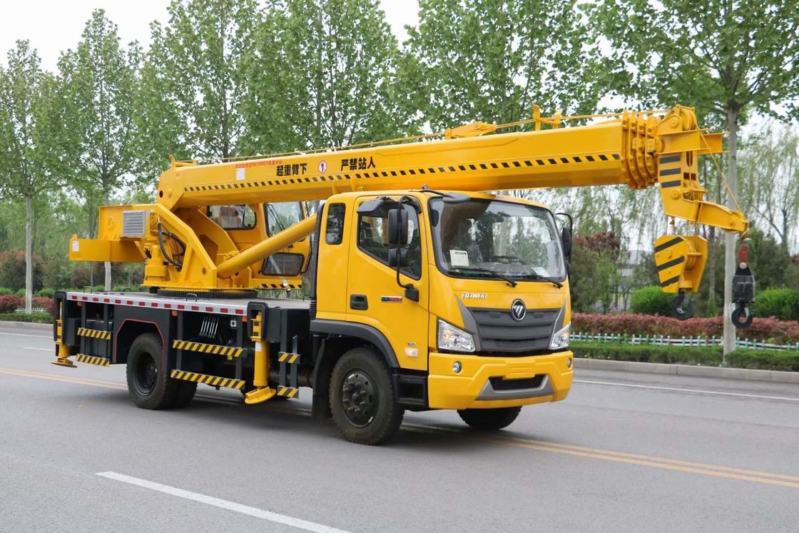 マックス. 30m の持ち上げ高度と12800 kg の重量 12 トンの望遠鏡ブームクレーントラック