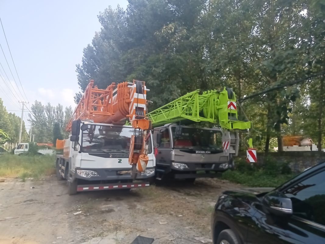 10.5m の最小回転半径を持つカスタム使用トラッククレーン 30 トン 35 トンズームリオンクレーン