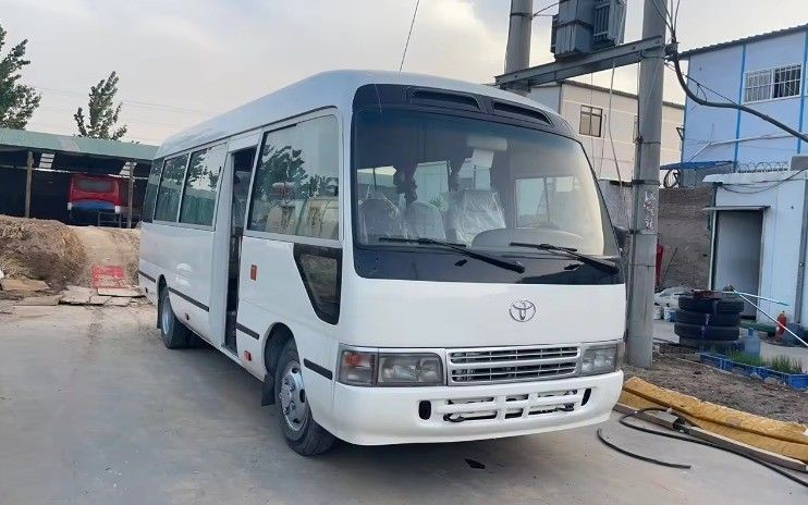 手頃な価格で左走 トヨタコースター バス 9.00R20 タイヤ 113/5200 マックス パワー