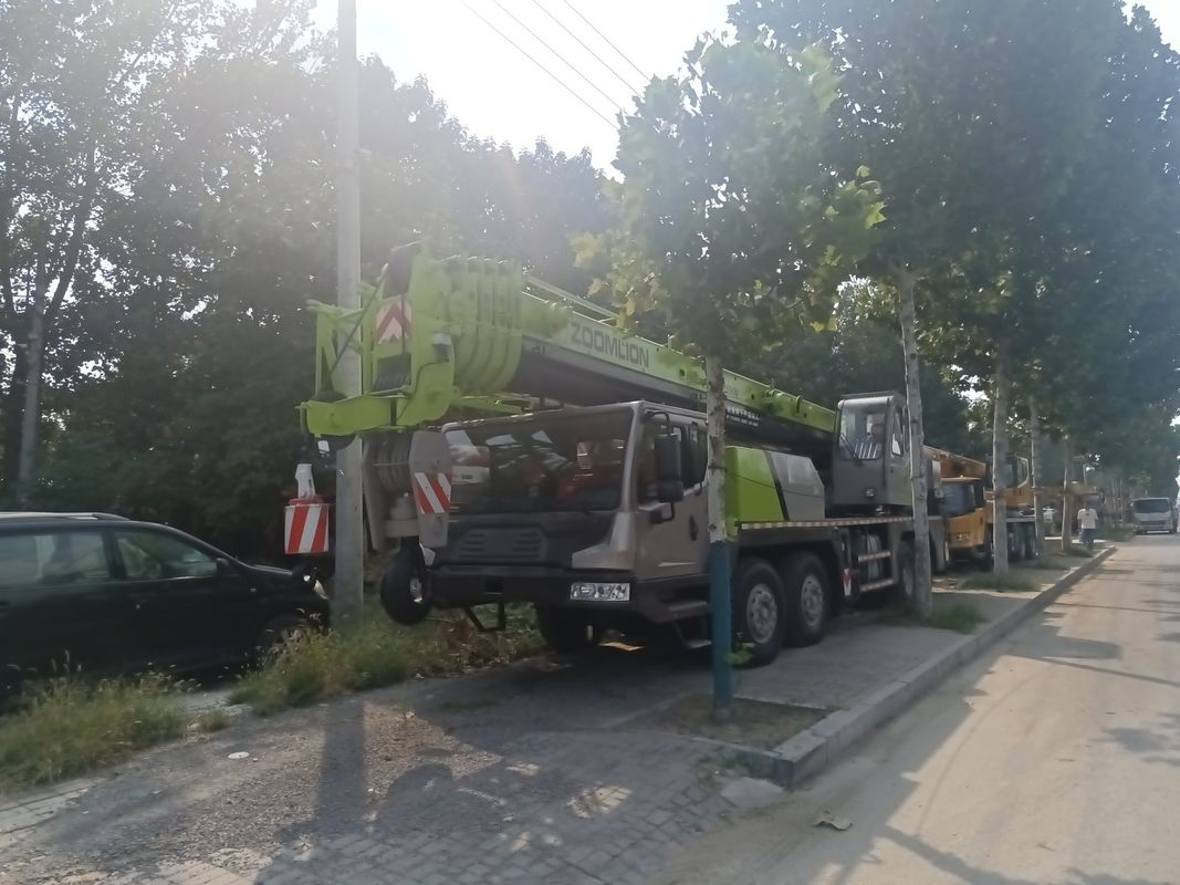 50トンの移動式望遠鏡式クレーントラック,他のエンジンと名乗荷重