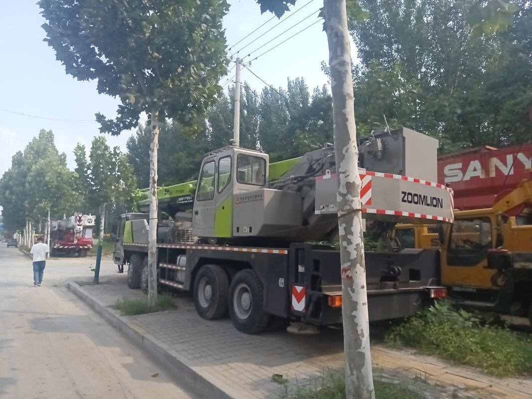 50トンの移動式望遠鏡式クレーントラック,他のエンジンと名乗荷重