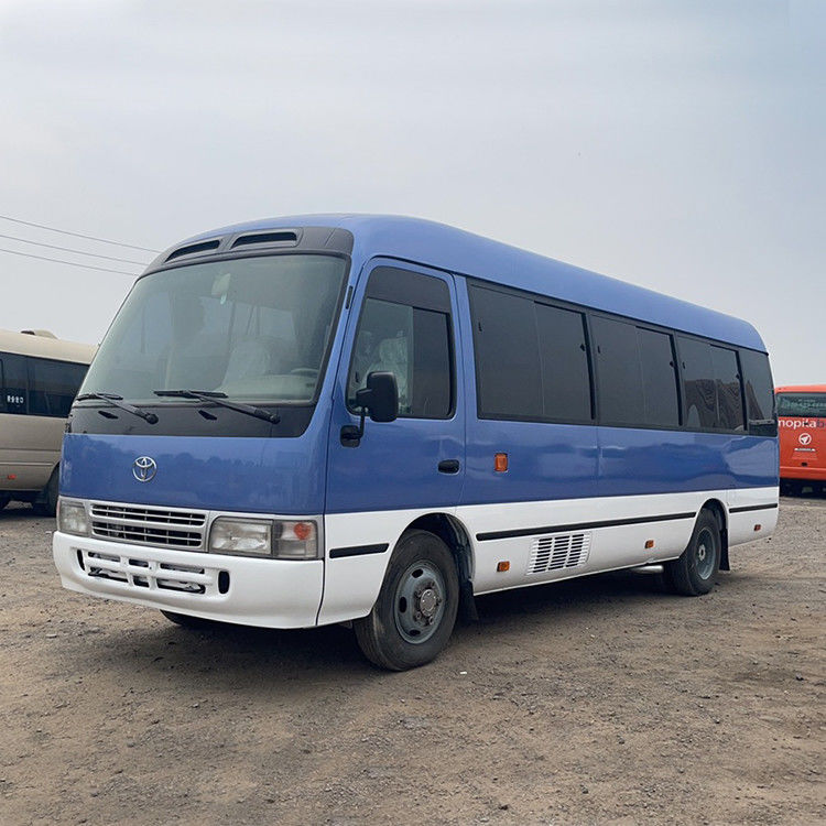 客の要求 30人座席と左手運転のトヨタコースターバスを購入