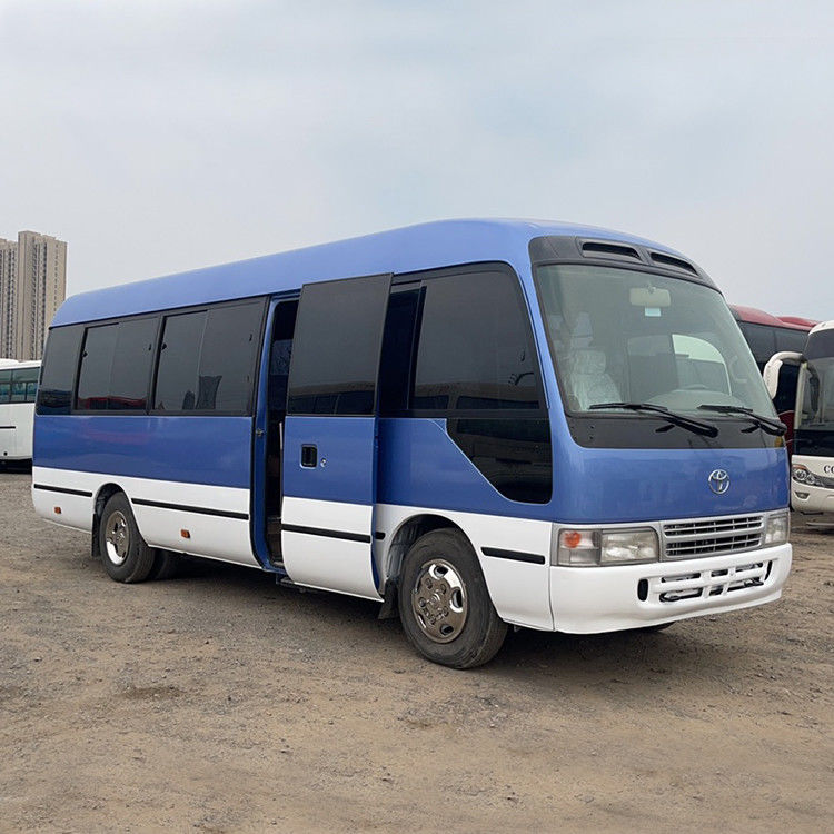 客の要求 30人座席と左手運転のトヨタコースターバスを購入