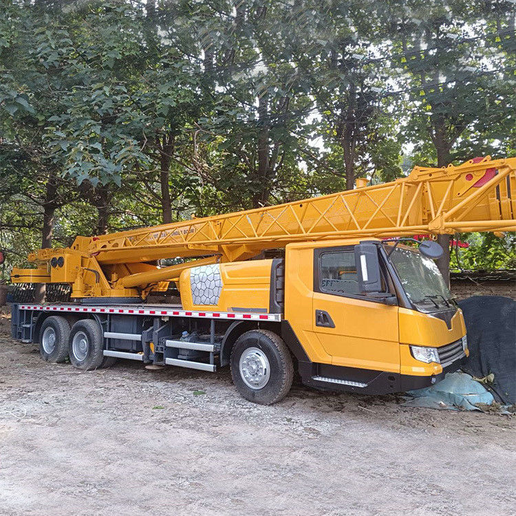 22679.6kg マックスリフト容量 10ホイール QY25 25t 中古 望遠鏡式 トラック クレーン 販売
