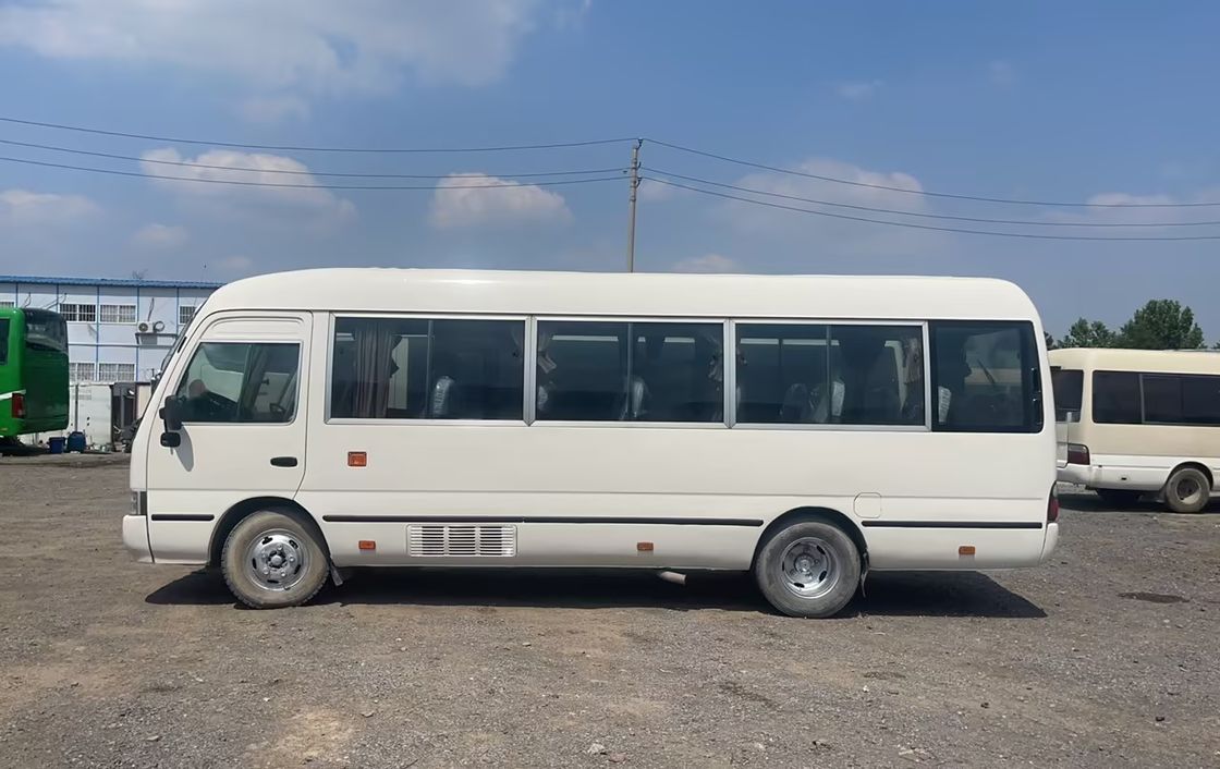 7m 30座トヨタコースターバス エンジン容量 4L 総寸法 mm 7725x2000x2600