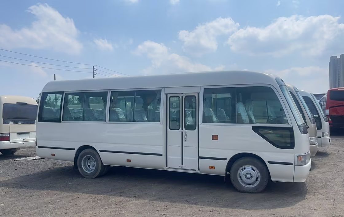 7m 30座トヨタコースターバス エンジン容量 4L 総寸法 mm 7725x2000x2600