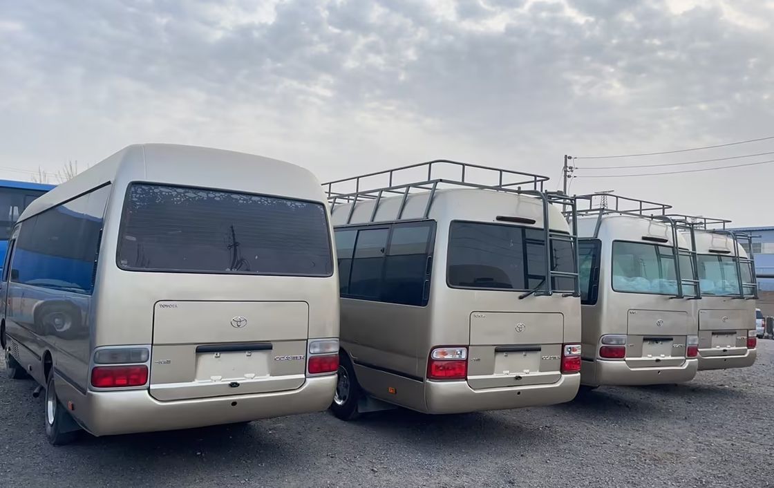 ディーゼルエンジンのコースターバス 23-30席 良い状態 6-8L容量