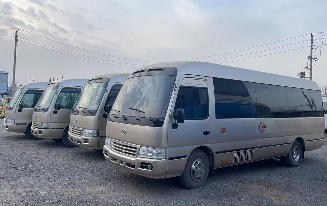 ディーゼルエンジンのコースターバス 23-30席 良い状態 6-8L容量