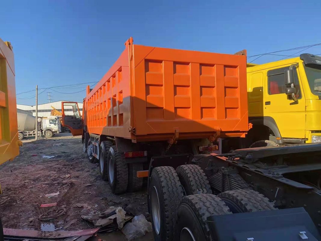 16 タイヤ番号 LHD SINO 中古ダンプトラック HOWO 8X4 HWギアボックス付き重用ターパートラック