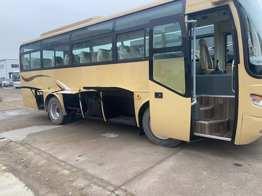 35 席の旅客バス AC 左手駆動 エンジン容量 8L マニュアルトランスミッション