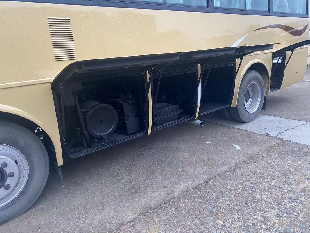 35 席の旅客バス AC 左手駆動 エンジン容量 8L マニュアルトランスミッション