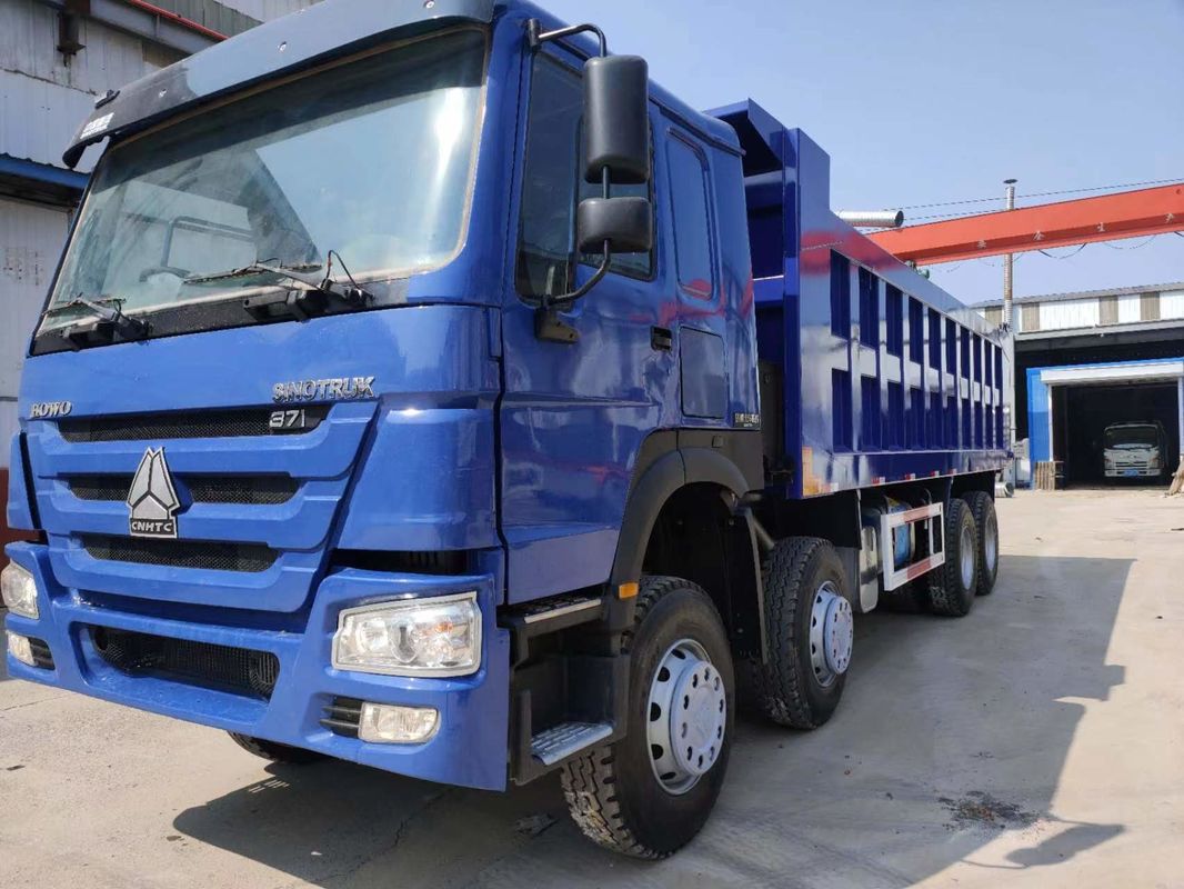 7300*2300*1500 貨物タンク HOWO 8X4 重荷ダンプトラック RHD ディーゼルターパートラック