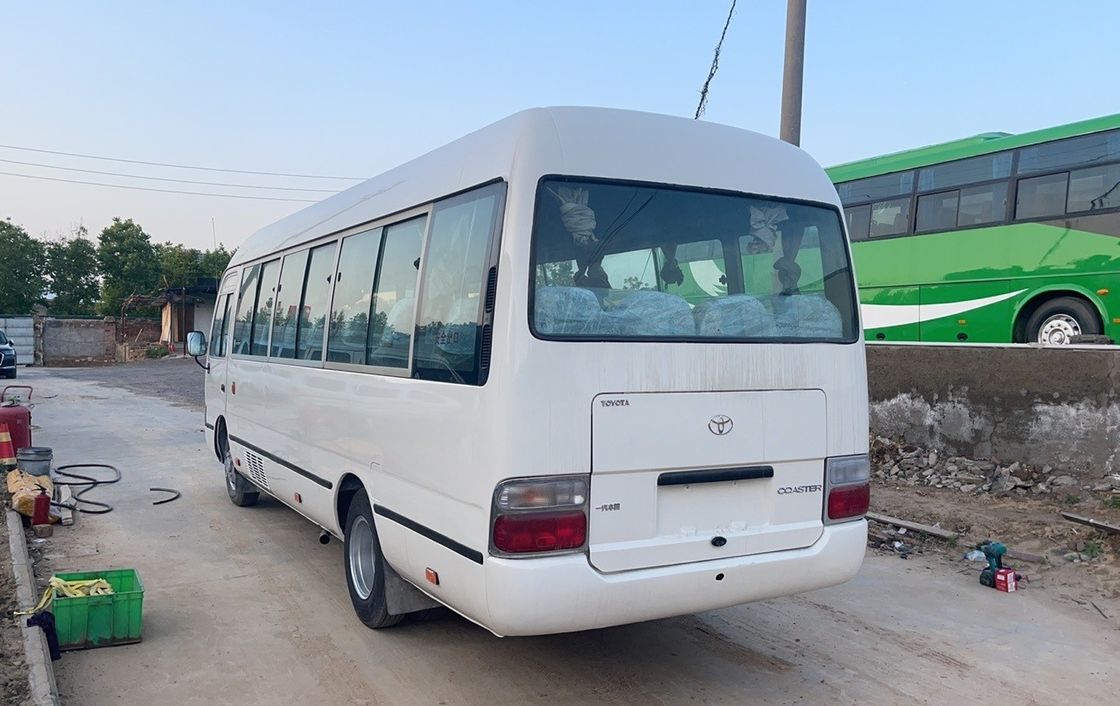 中古バス アフリカ市場 販売 25人乗り トヨタコースター 30人乗り バス