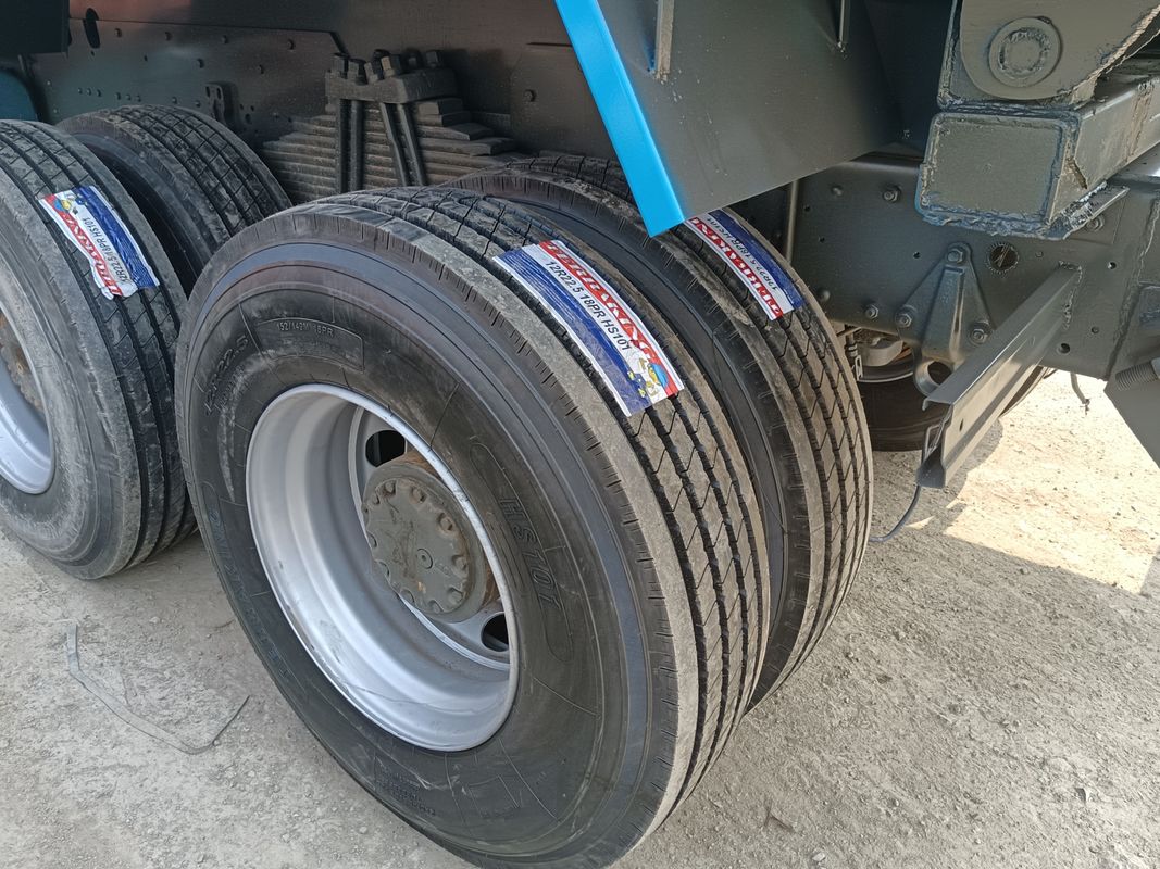 SINO TRUCK 12ホイラー HOWO LHD 6*4 重用用用ダンプトラック