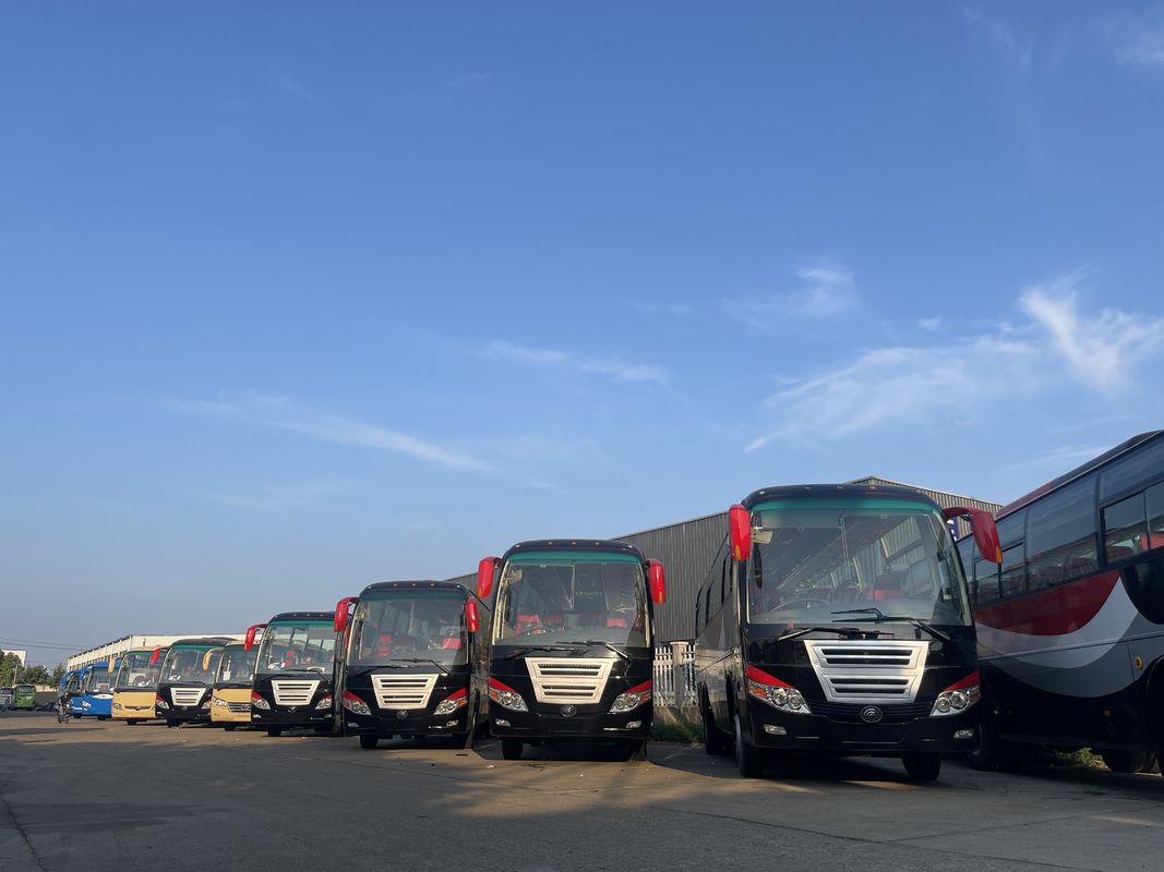 中古ユートンバス2024モデル 2 2の配置と54席でユーロ3排出基準