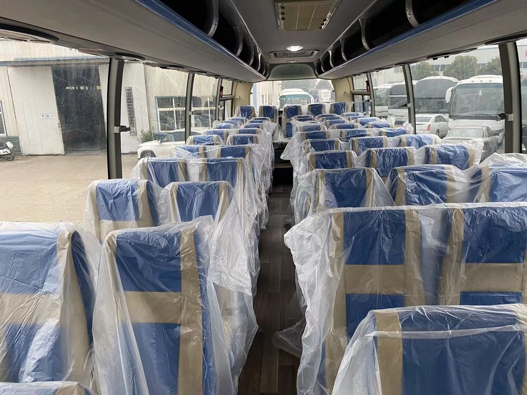 2024 中古 ユトン バス 豪華 2 2 配置 54 席とディーゼル 燃料タイプ