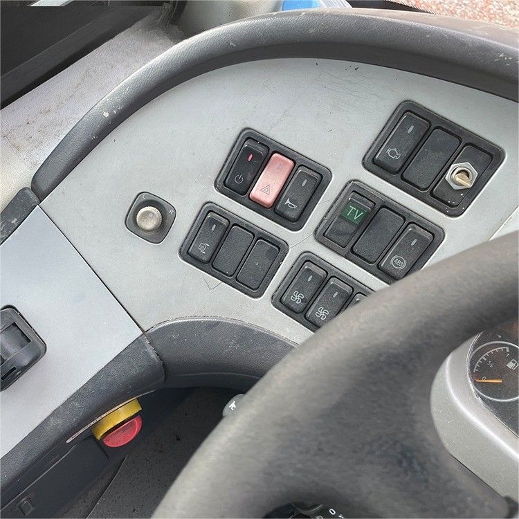 右方向運転 リーフスプリングサスペンションとユーロ3排出基準の豪華バス