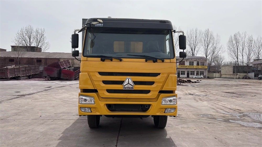 6×4ホイールドライブ SINOTRUK ホウ鉱山 20トン 25トン 371hp トンパートラック 中古ダンプトラック