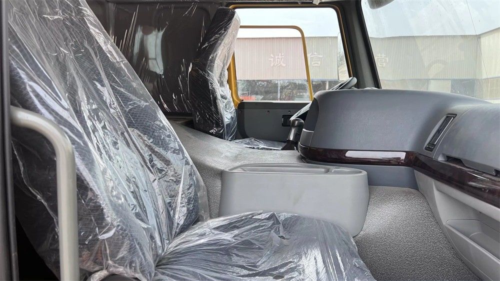 6×4ホイールドライブ SINOTRUK ホウ鉱山 20トン 25トン 371hp トンパートラック 中古ダンプトラック