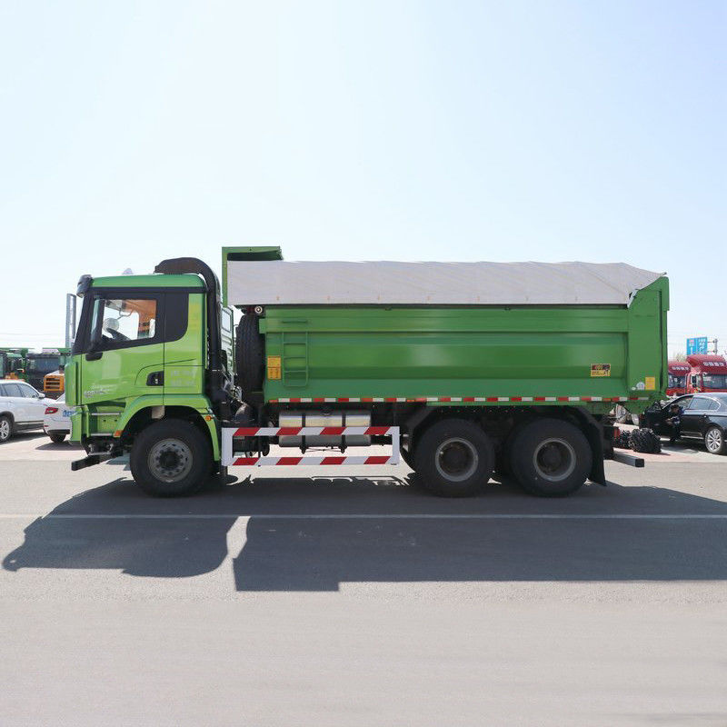 400hp 6x4 5.8m シャックマン ダンプトラック 左方向車と300-400Lの燃料タンク容量