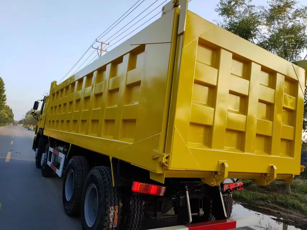 シノトルク ホウ 8x4 371hp 450hp 24立方メートル ABSなしの古用ダンプティッパートラック