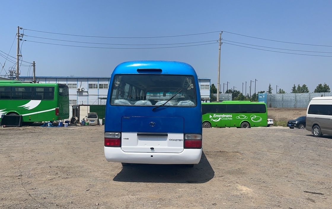 G.V.W kg 5900 良好な状態のトヨタコースター 30人乗りバス