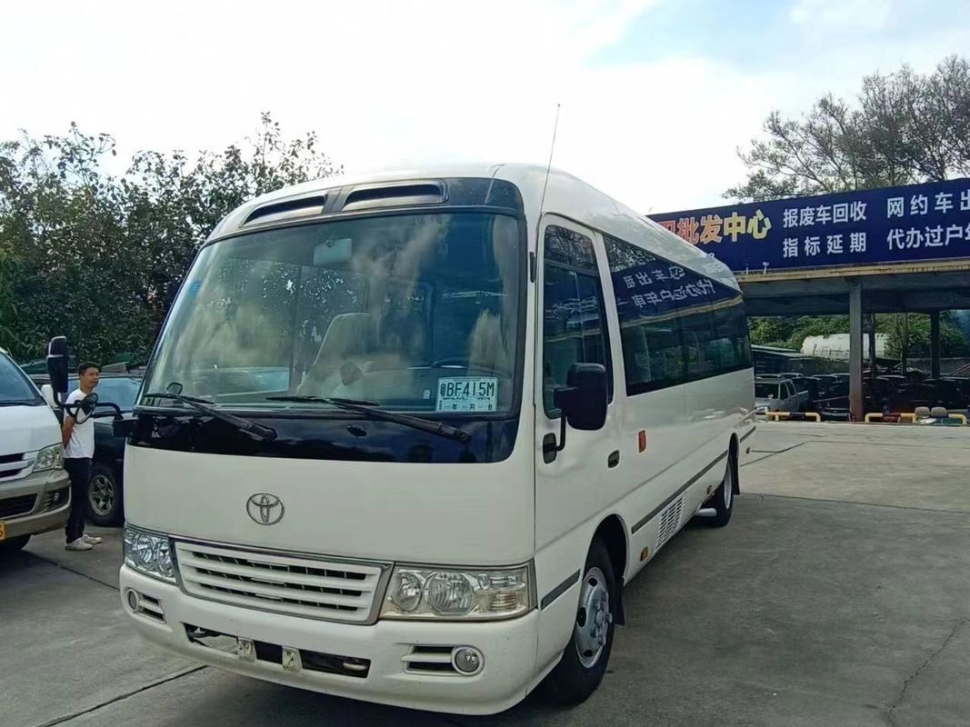 状態良好 LHD 中古ディーゼル 30人乗り トヨタコースター バス グループ旅行に適しています