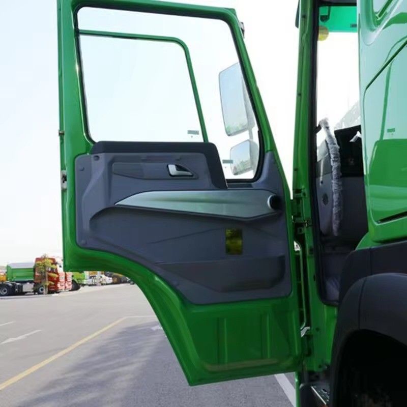 SINOTRUCK Howo 30 トン 371 hp 6x4 8x4 ディーゼル 重荷用 ダンプトラック