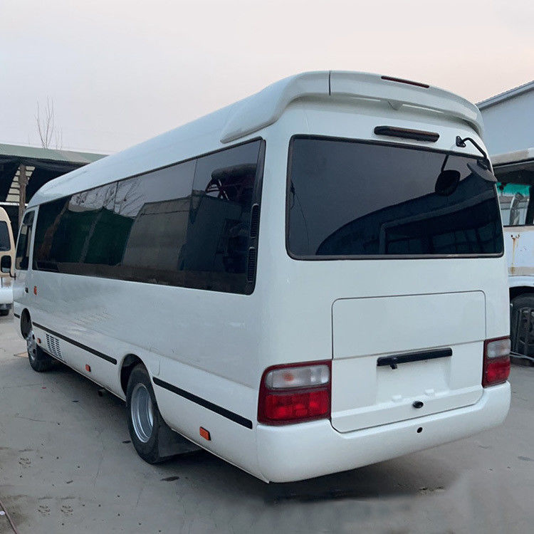 良好な状態のディーゼルエンジンの 30人乗りトヨタコースターバス