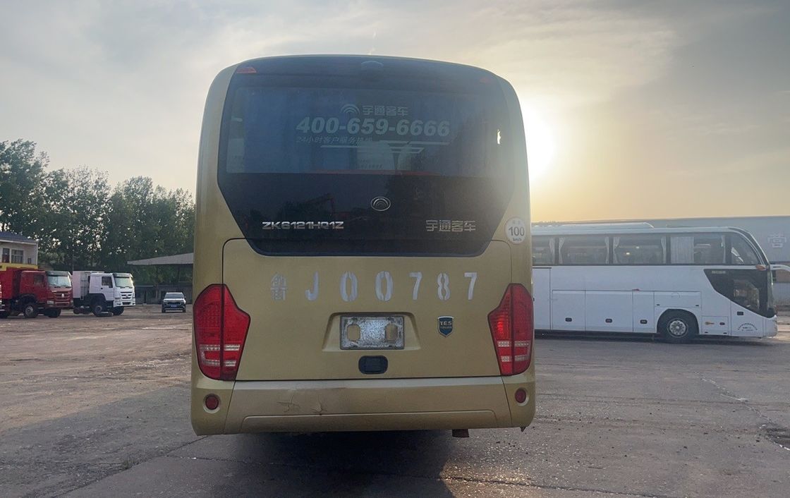 完璧に改装された 65人の乗客 65席のコーチ バス エンジンと長い車輪ベース