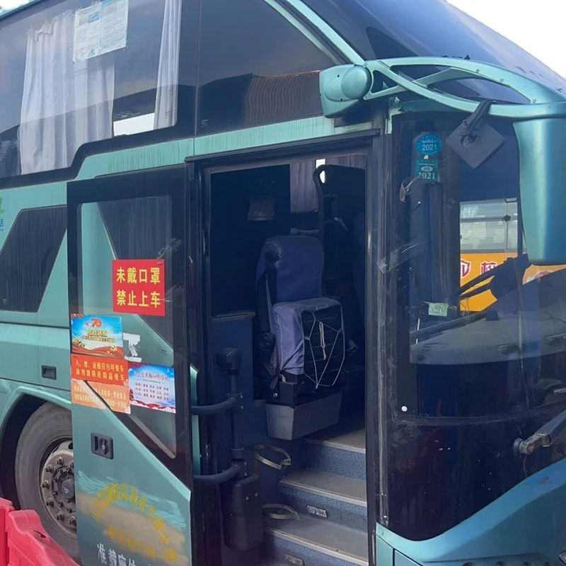 70人乗りのバス バス 豪華ツアー パスenger Coach LHDステアリングと広々としたインテリア