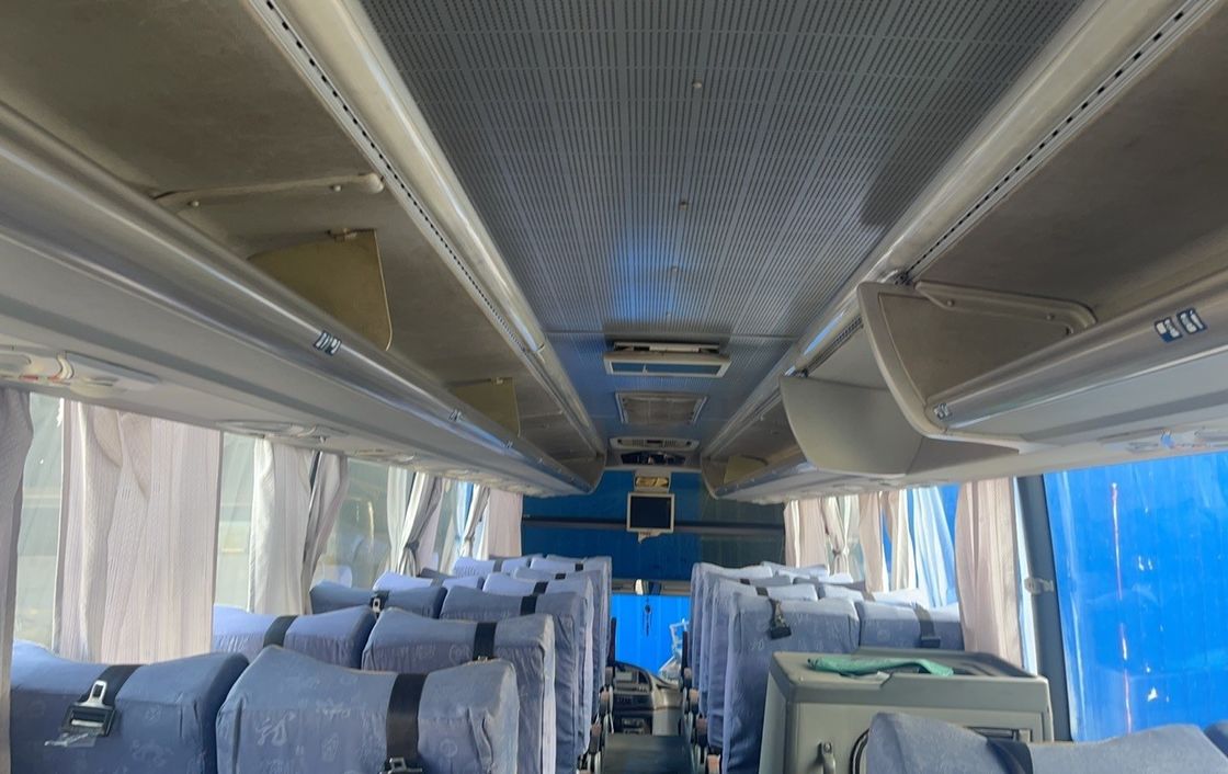 70人乗りのバス バス 豪華ツアー パスenger Coach LHDステアリングと広々としたインテリア