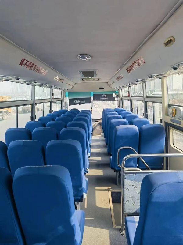 LHDステアリングの70人座豪華ツアーバス