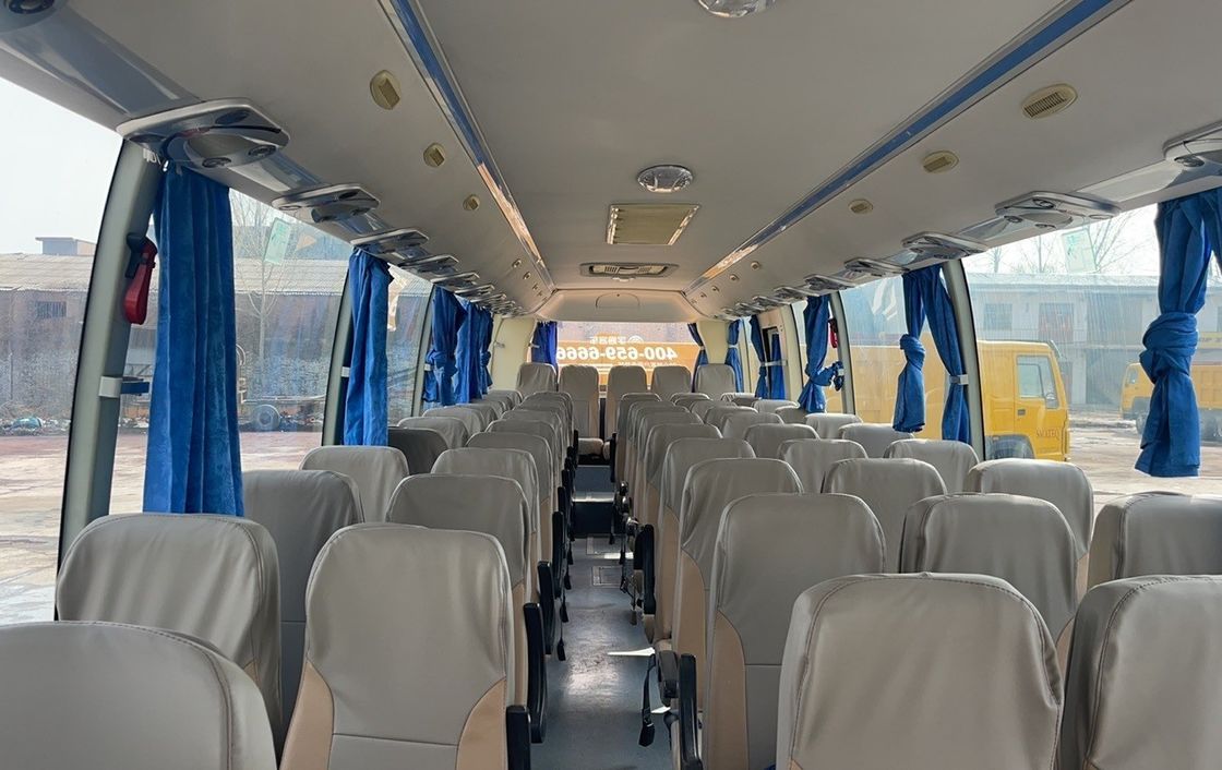 51 席 の 豪華 旅客 バス と 後部 エンジン の 広々 な 快適 な 内装