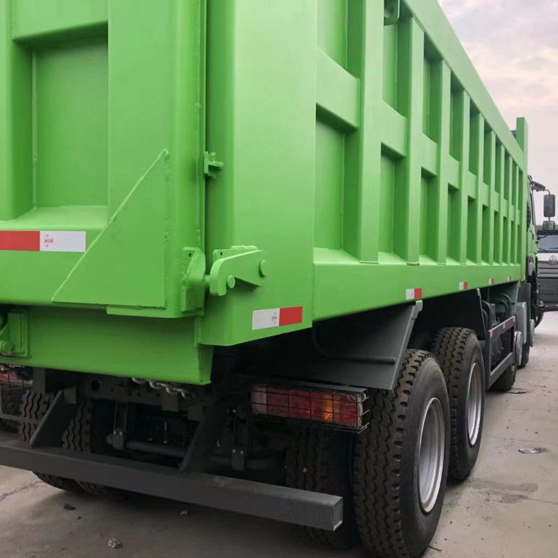 ディーゼル SINO トラック 12ホイラー 30立方メートル HOWO 40tons 8x4 中古 トラック