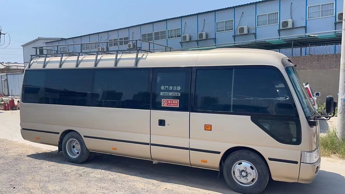 日本製 トヨタコースター バス 1HZエンジンと9.00R20タイヤの30人乗り