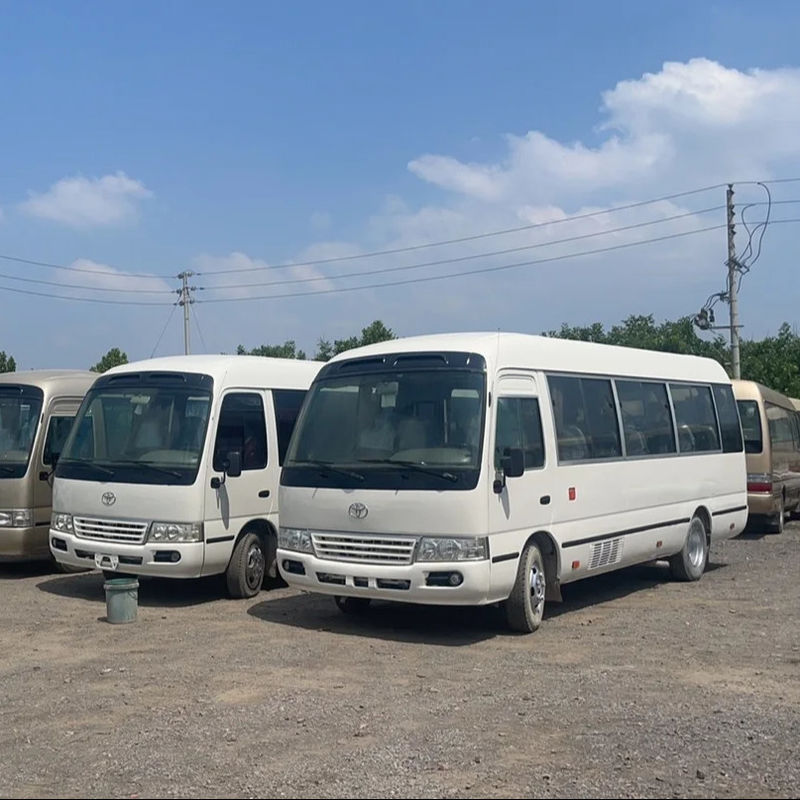 燃料- 1HZ トヨタディーゼルエンジンと9.00R20タイヤの30席の古着コースターバス