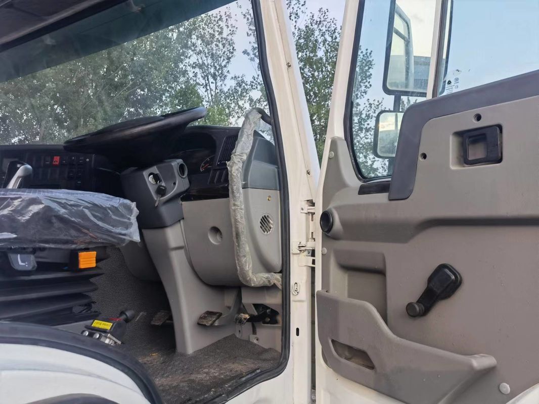 中古 Shacman F3000 8x4 トンパートラック 改装された10シフト前向きのダンプトラック
