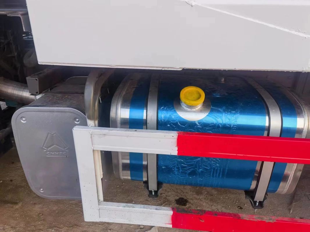 中古 Shacman F3000 8x4 トンパートラック 改装された10シフト前向きのダンプトラック