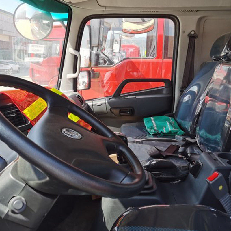 中古 シャンシ自動車 商用車 シュアンデ X6 220HP 6X2 4.5m 2人の乗客のためのダンプトラック