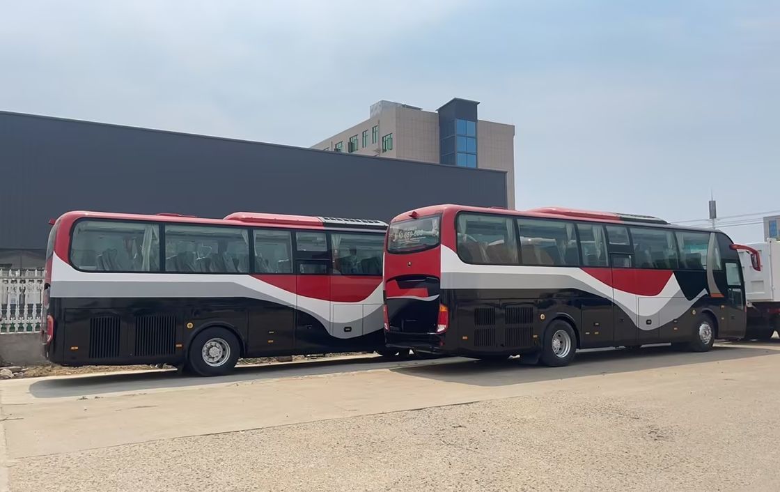 完璧な47人乗り バスを見つけます