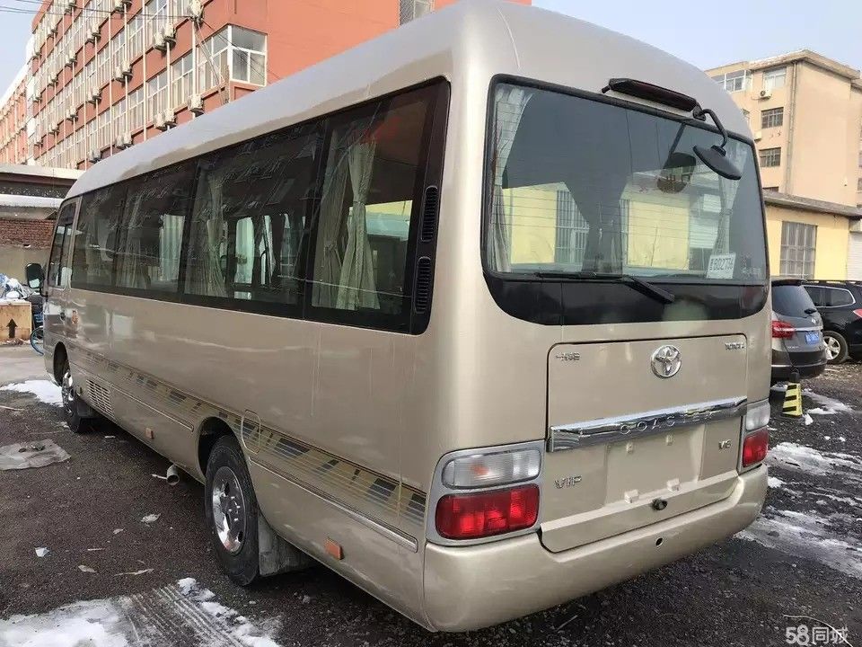 G.V.W Kg 5900 と YC4FA130-30 エンジン 2022 モデル ユーロ 4 ディーゼル 30 席コースターバス