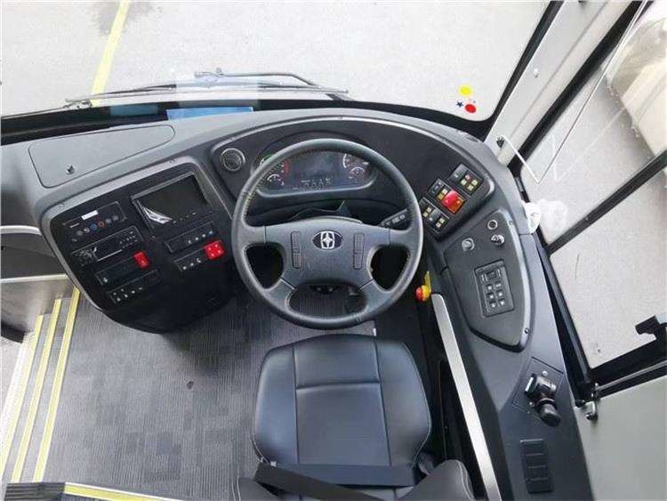 70 1 乗客 13m 左手運転 バス 燃料 ディーゼル エンジン 容量 4-6L