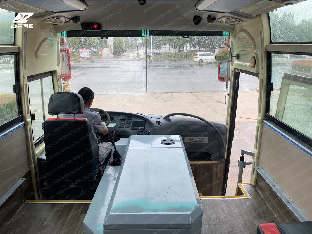 ガーナの旅客バス 53席用 ディーゼルバス 換気器具と左手運転