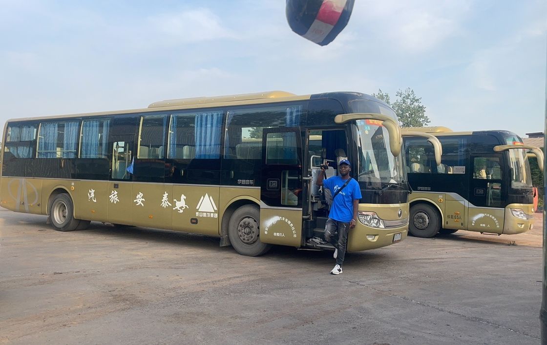 ユーロ3排出基準と葉のスプリングサスペンションの65席LHDツアーバスのストック