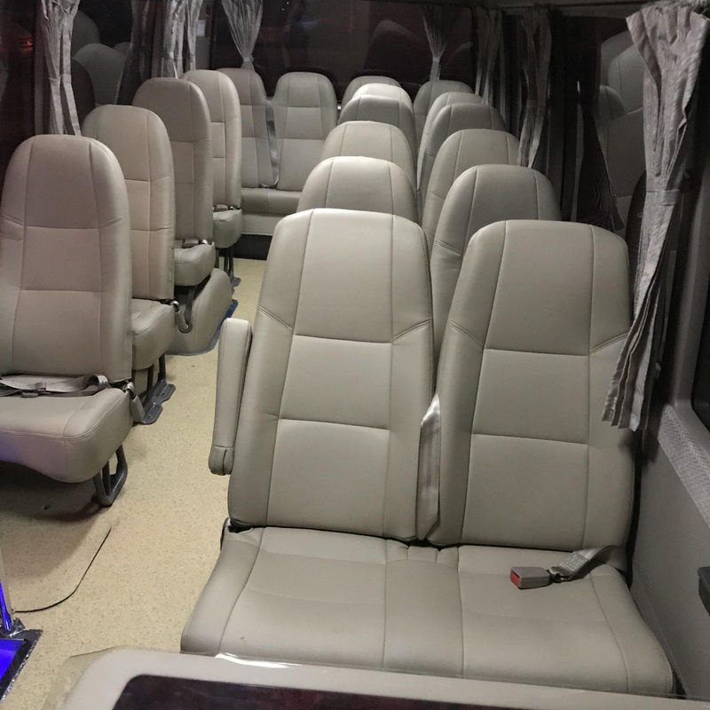 28席トヨタコースター客車 客の要求に合わせて 優れたデザイン