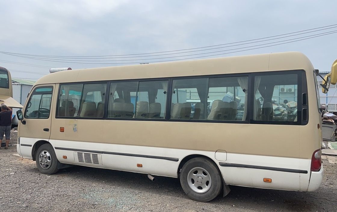 中古トヨタコースター 30人座バス 6-8L エンジン容量と最大電源113/5200kw