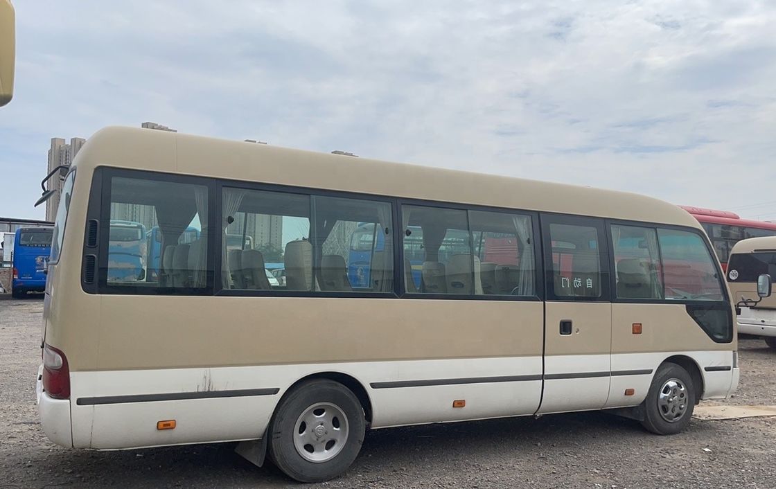 中古トヨタコースター 30人座バス 6-8L エンジン容量と最大電源113/5200kw