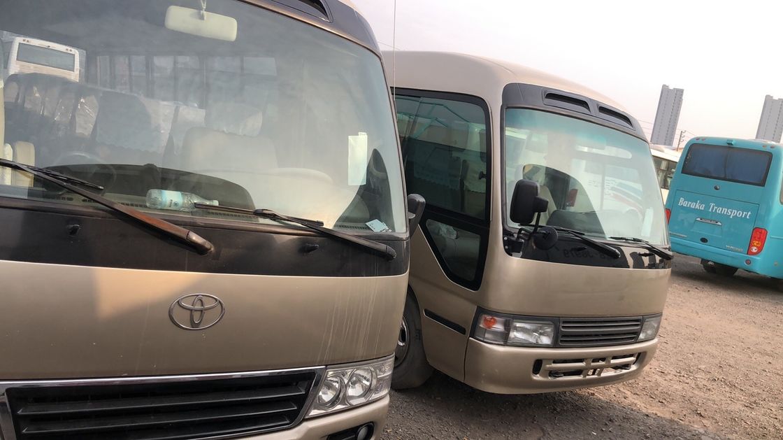 30 席のコースター バスは手動トランスミッションタイプで 5900 kg の G.V.W.