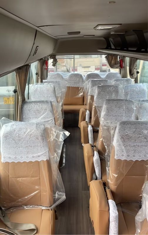 良い状態で 30 席の二手コースター バス ディーゼル燃料型 手動トランスミッション